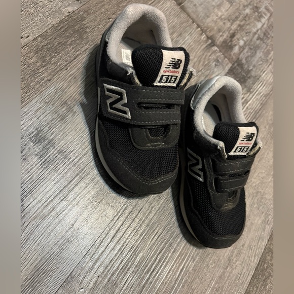 New Balance Kids' Black and Gray Sneakers - Picture 2 of 2